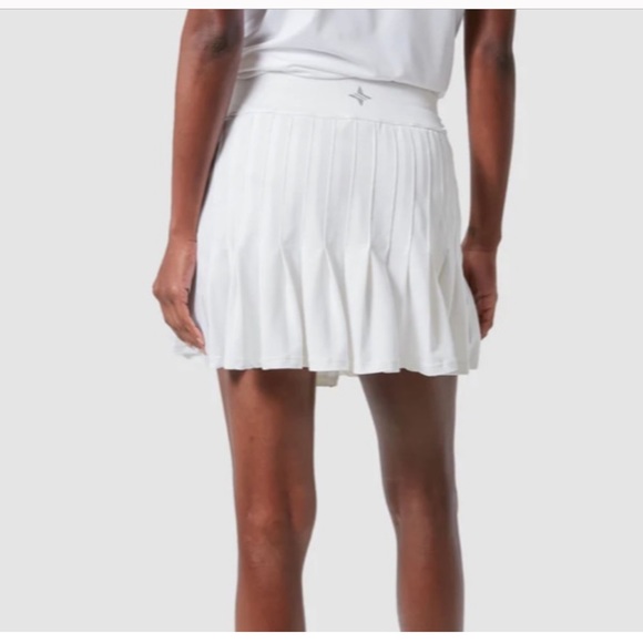 NO OFFER NEW Tuckernuck Sport white & Fresh Buds pleated sports  size XS - Picture 8 of 15